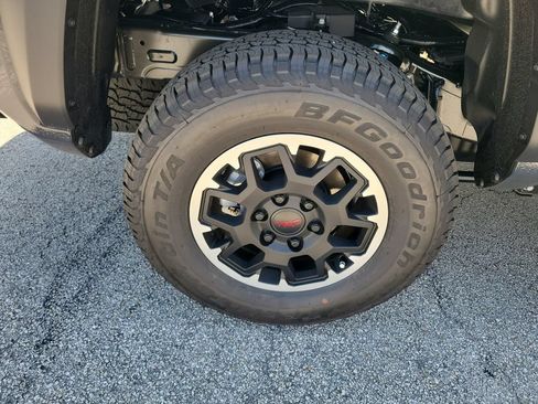 New 2026 Toyota Tacoma TRD Off-Road w/ TRD Off Road Upgrade Package AWD/4WD image 30