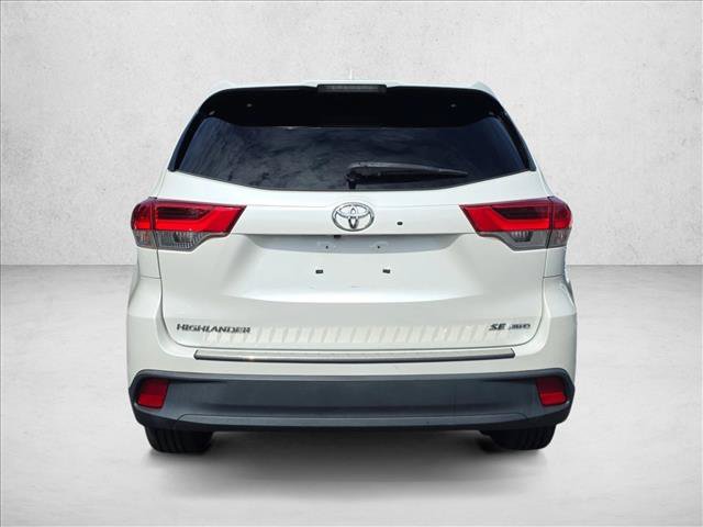 Used 2018 Toyota Highlander SE AWD/4WD image 6