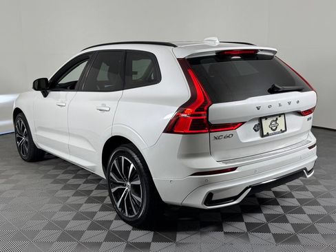 Used 2024 Volvo XC60 B5 Plus w/ Protection Package Premier AWD/4WD image 11