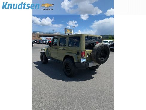 Used 2013 Jeep Wrangler Unlimited Sahara AWD/4WD image 5
