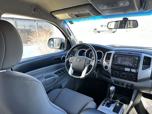 Used 2015 Toyota Tacoma 4x4 Double Cab w/ TRD Sport Package image 27