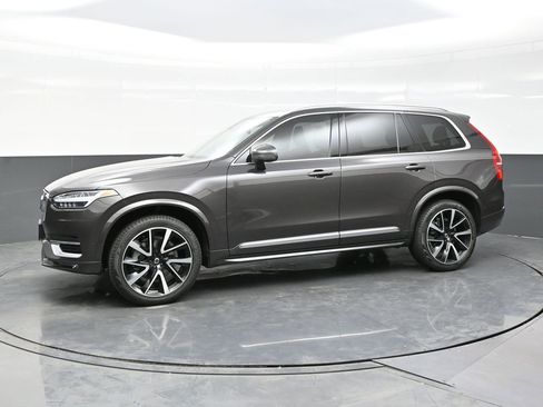 Used 2023 Volvo XC90 B6 Plus image 3
