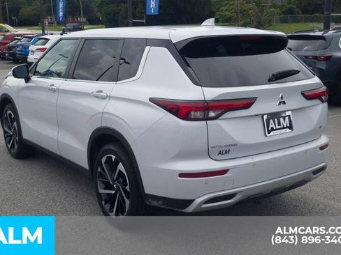 Used 2024 Mitsubishi Outlander SE FWD image 10