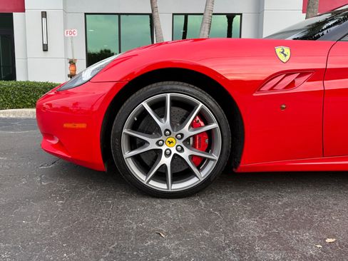 Used 2010 Ferrari California image 11