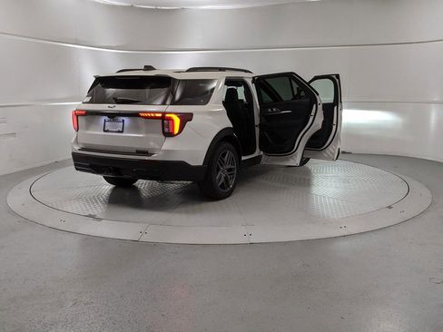 New 2025 Ford Explorer ST-Line w/ Premium Package image 9