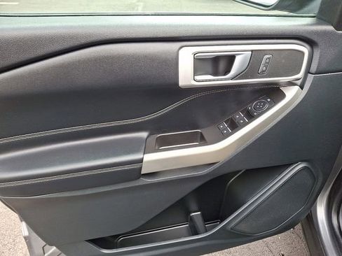 Certified 2022 Ford Explorer XLT w/ Class IV Trailer Tow Package image 15