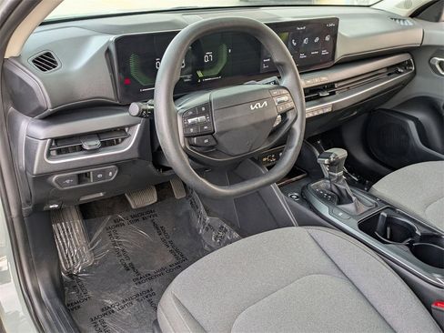 Used 2025 Kia K4 LXS image 14
