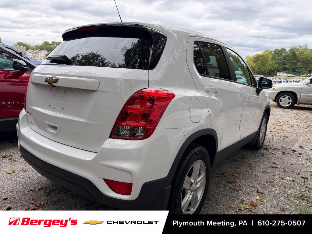 Used 2020 Chevrolet Trax LS w/ Tint and Cruise Package FWD image 8