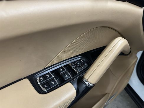Used 2014 Porsche Cayenne Turbo AWD/4WD image 29