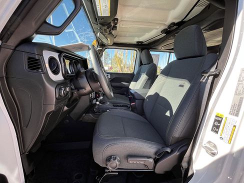 Used 2025 Jeep Wrangler Sport image 16