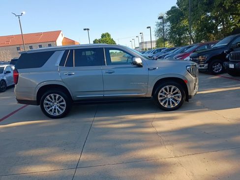 Used 2023 GMC Yukon Denali image 7