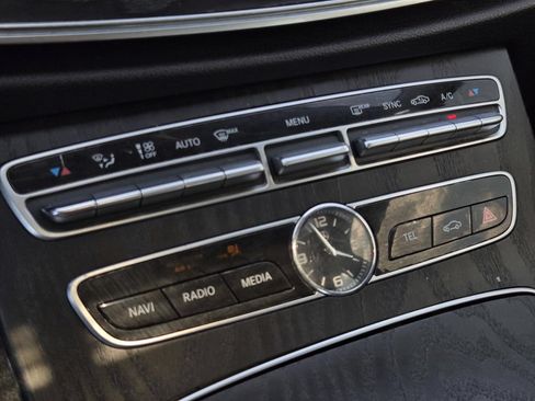 Used 2018 Mercedes-Benz E 300 image 22