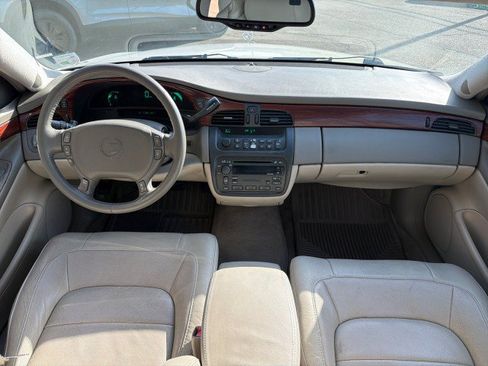 Used 2005 Cadillac De Ville w/ Equipment Group FWD image 18