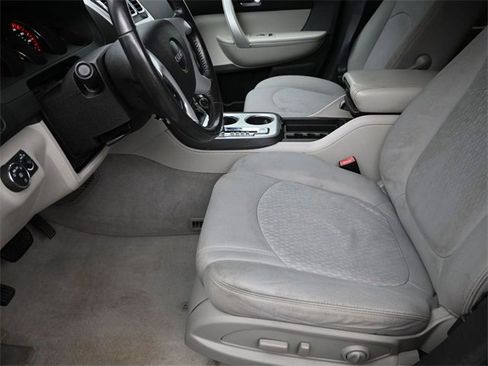 Used 2012 GMC Acadia SLE image 30