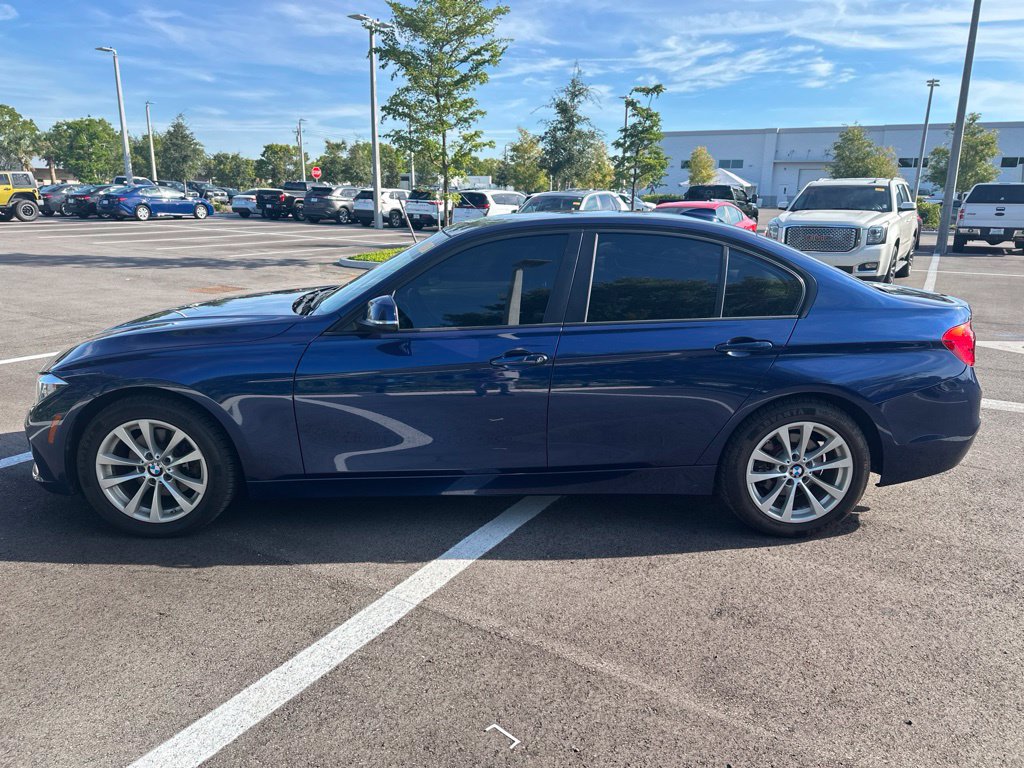 Used 2016 BMW 320i Sedan RWD image 3