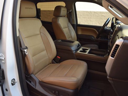 Used 2018 GMC Sierra 1500 Denali w/ Denali Ultimate Package image 19