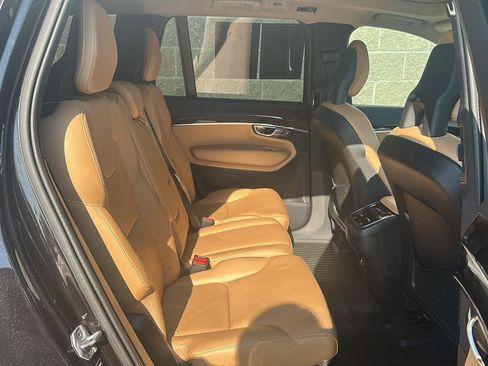 Used 2016 Volvo XC90 T6 Momentum w/ Momentum Plus Package AWD/4WD image 24