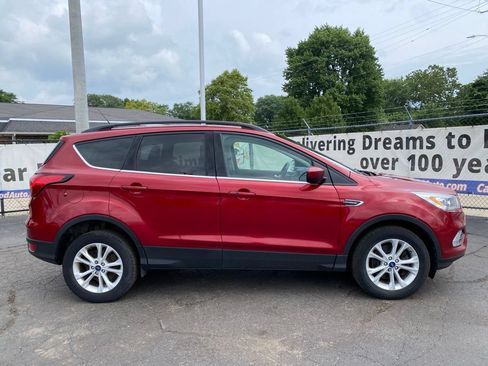 Used 2019 Ford Escape SEL w/ Ford Safe & Smart Package AWD/4WD image 2