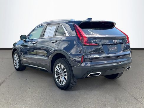 Used 2024 Cadillac XT4 Premium Luxury w/ Technology Package FWD image 5