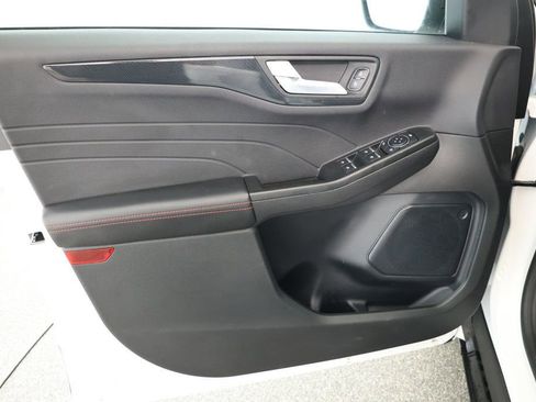 Used 2024 Ford Escape ST-Line image 8