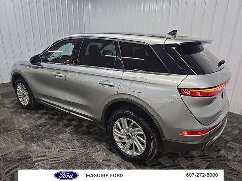 Used 2023 Lincoln Corsair AWD image 12