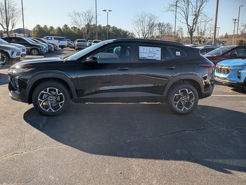 New 2026 Chevrolet Trax LT w/ Driver Confidence Package image 5