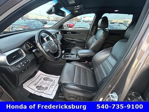 Used 2019 Kia Sorento SX image 16