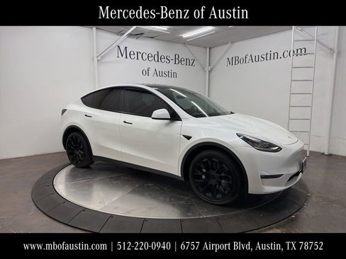 Used 2023 Tesla Model Y Long Range image 1