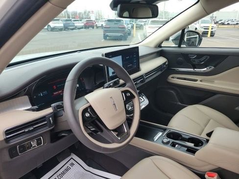 Certified 2024 Lincoln Corsair AWD image 16