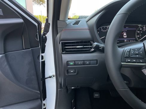 New 2025 Nissan Sentra SR w/ Midnight Edition image 23