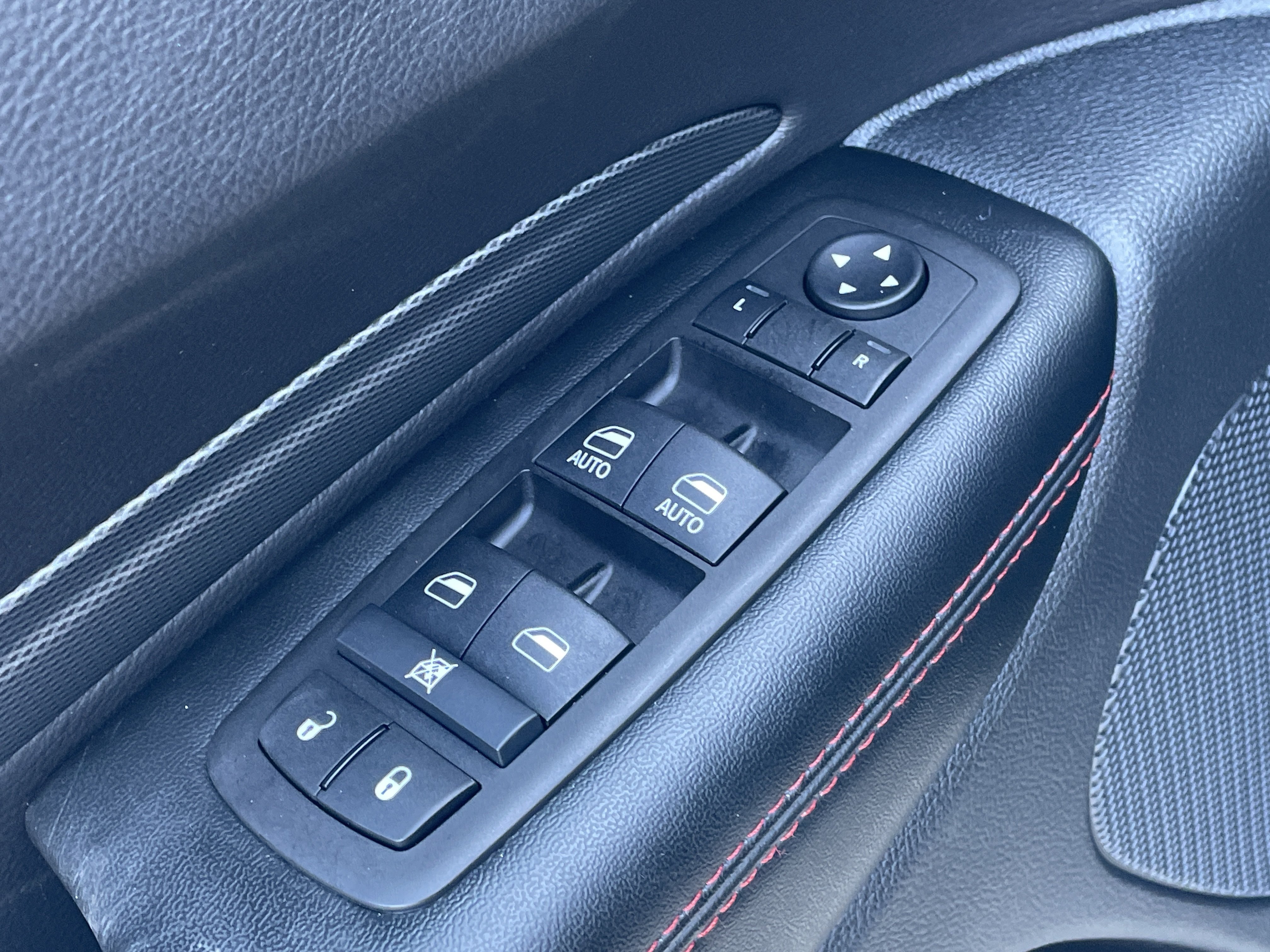 Used 2025 Dodge Durango GT RWD image 13