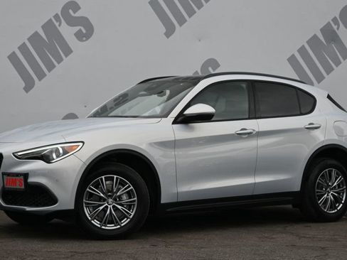 Used 2023 Alfa Romeo Stelvio Sprint RWD image 1