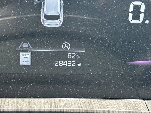 Certified 2024 Kia Telluride EX w/ EX Captain's Chair Package FWD image 32
