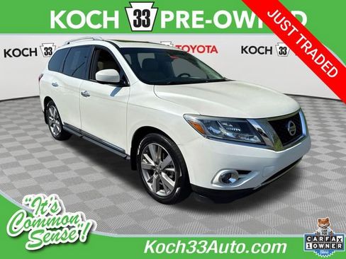 Used 2016 Nissan Pathfinder Platinum w/ Family Entertainment Package FWD image 1