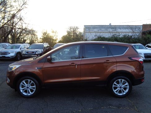 Used 2017 Ford Escape SE image 10