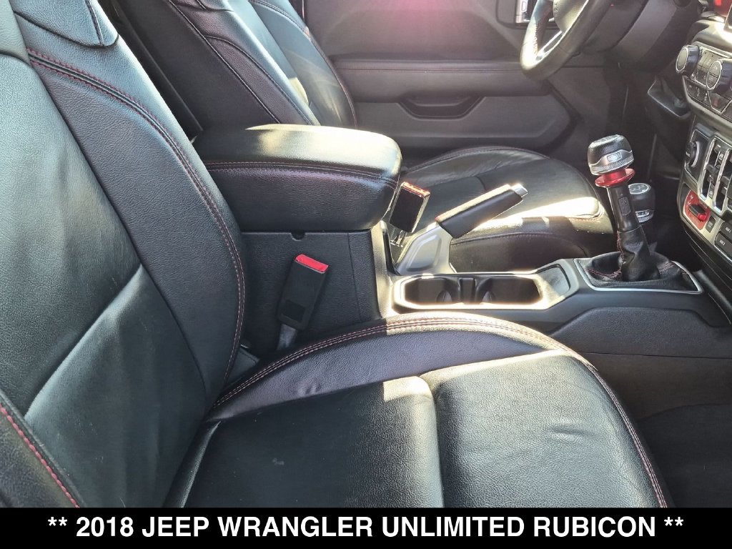 Used 2018 Jeep Wrangler Unlimited Rubicon w/ Dual Top Group AWD/4WD image 31