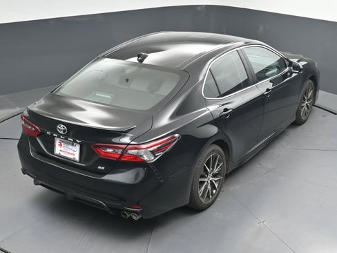 Used 2024 Toyota Camry SE w/ Convenience Package image 35