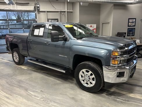 Used 2015 Chevrolet Silverado 3500 LT w/ LT Convenience Package image 25