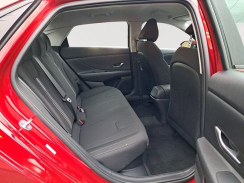 Used 2023 Hyundai Elantra Blue image 16