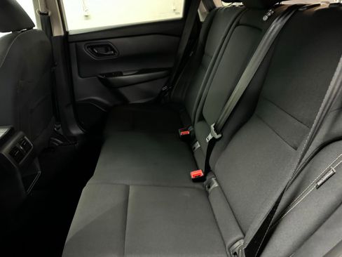 Used 2024 Nissan Rogue S image 11