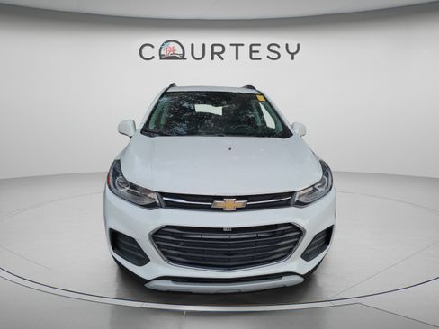 Used 2021 Chevrolet Trax LT FWD image 28