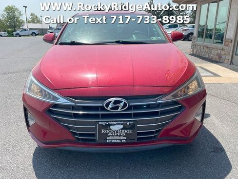 Used 2019 Hyundai Elantra SE image 2