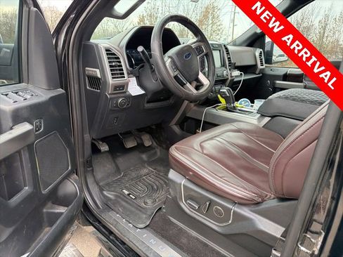 Used 2016 Ford F150 Platinum w/ Equipment Group 701A Luxury image 12