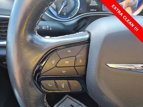 Certified 2020 Chrysler Pacifica Touring-L image 13