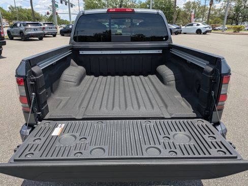Certified 2025 Nissan Frontier SV w/ SV Convenience Package RWD image 13