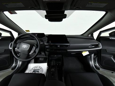 New 2026 Toyota Prius LE image 18