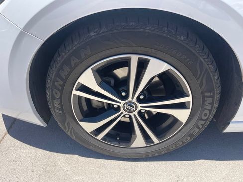 Used 2022 Nissan Sentra SV FWD image 5