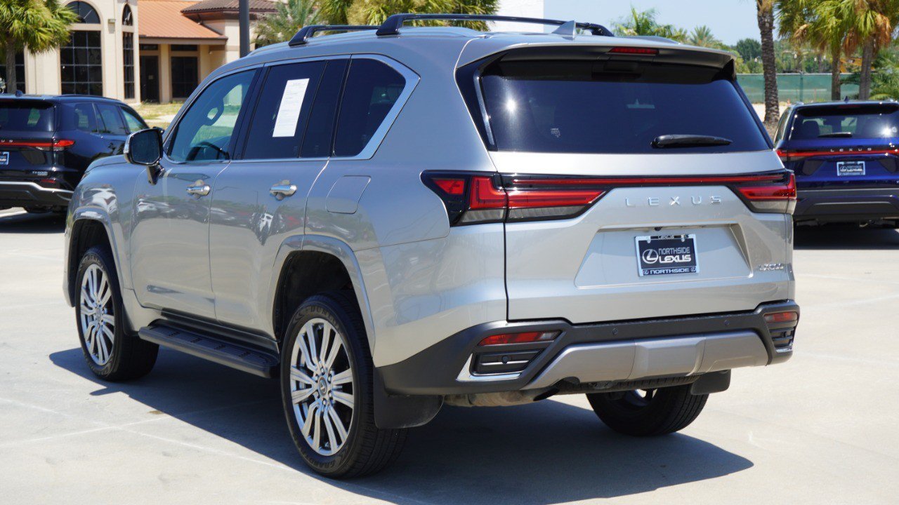 Used 2022 Lexus LX 600 4WD w/ Accessory Package (Z1) image 8
