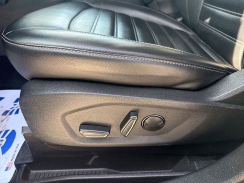 Used 2023 Ford Edge SEL image 12