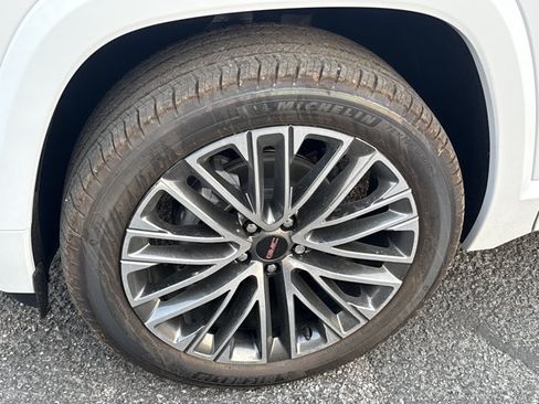 New 2027 GMC Terrain Denali w/ LPO, Black Badging Package AWD/4WD image 15